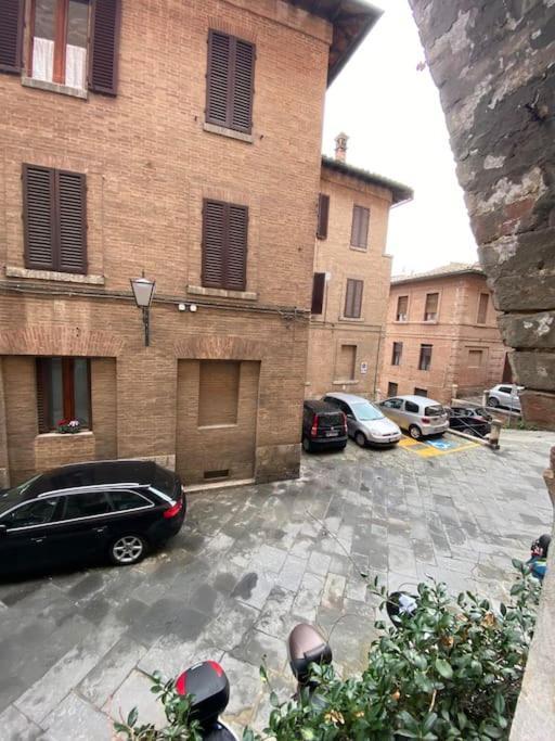 Al Vicolo Dell'Oro Apartment เซียนา ภายนอก รูปภาพ